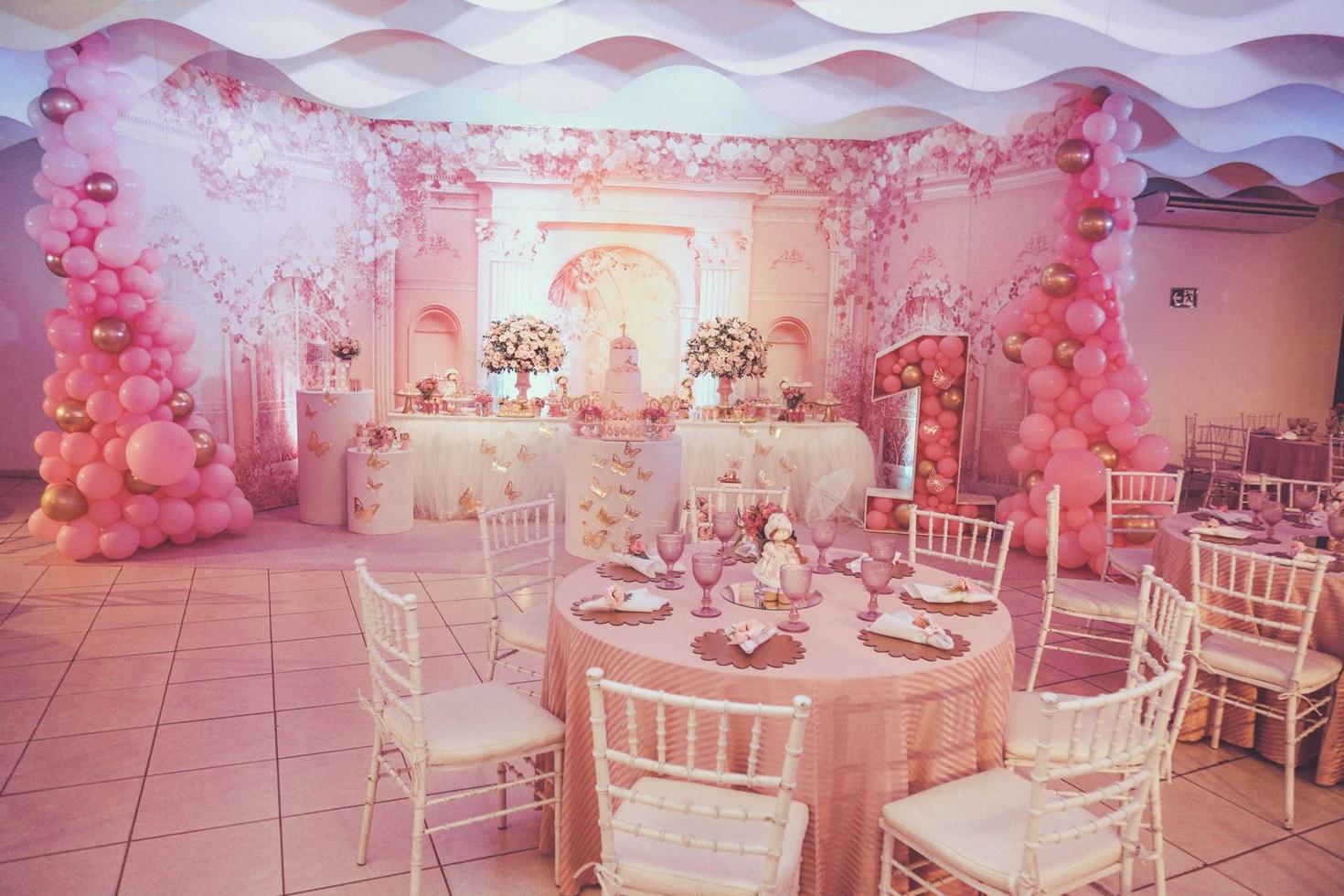 Elegant balloon and floral backdrop Melbourne